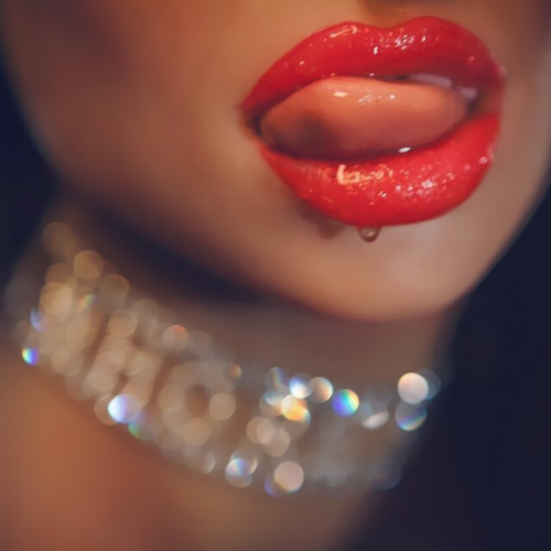 hot-lips-tongue.png