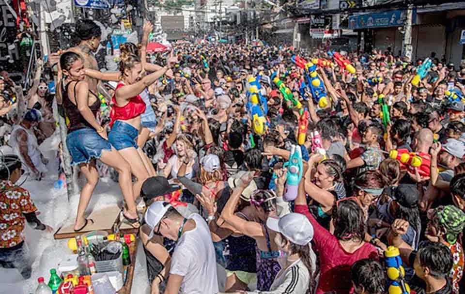 t-01-Thailand-allows-concerts-under-strict-COVID-measures-during-Songkran-1.jpg
