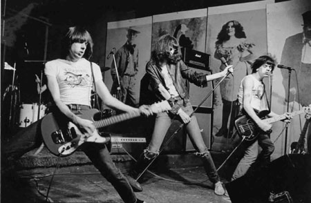 ramones_live_CBGB_1974.jpg