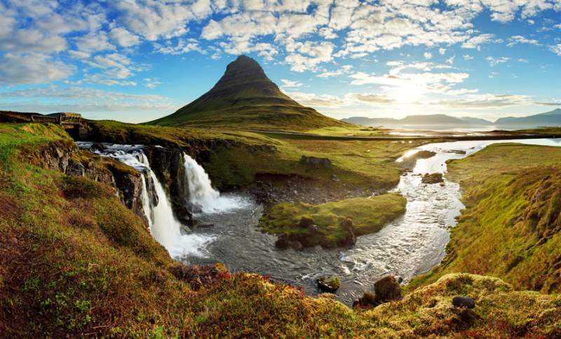 Kirkjufell-islanda.jpg