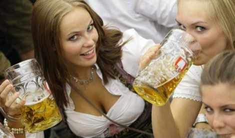 munich-girls-oktoberfest-2010.jpg