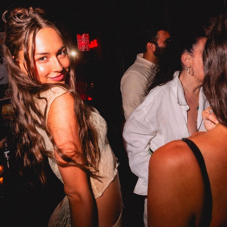 740full-elsie-hewitt.jpg