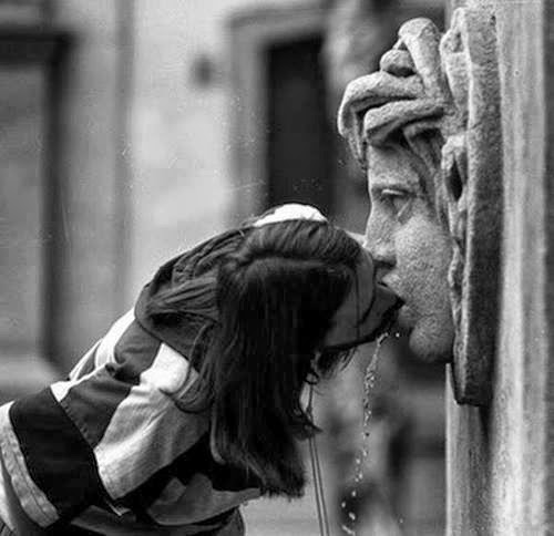 VOLTO+FONTANA.jpg