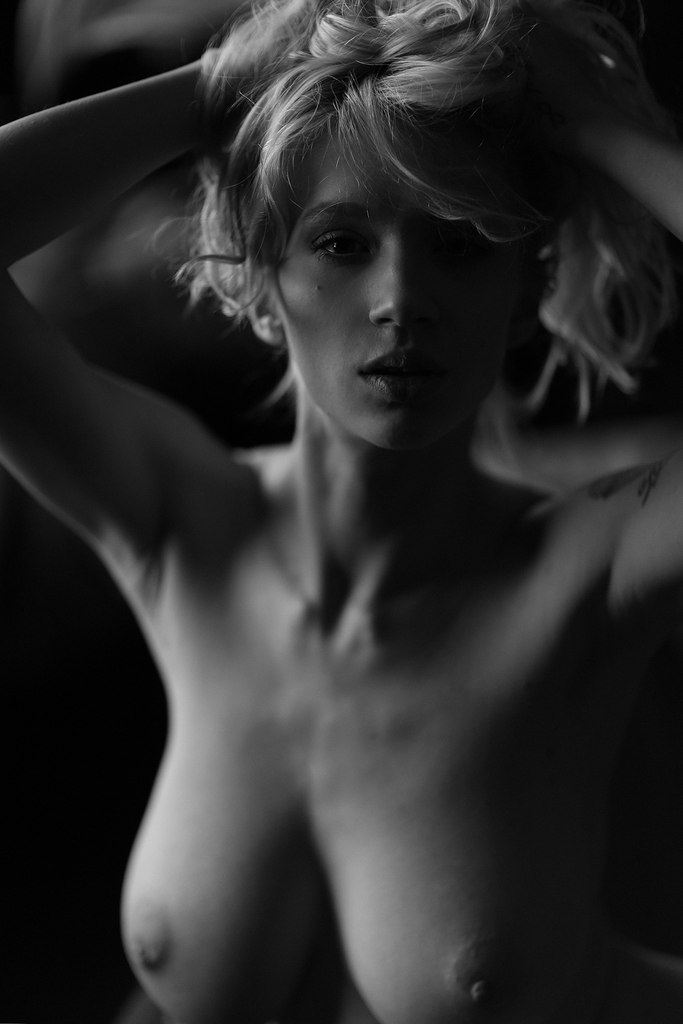 ANjWkcF8so4.jpg