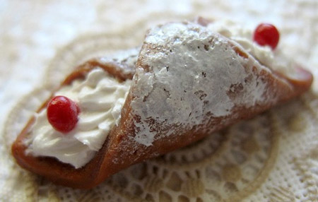 cannolo.jpg