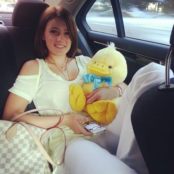 612full-gizem-karaca.jpg