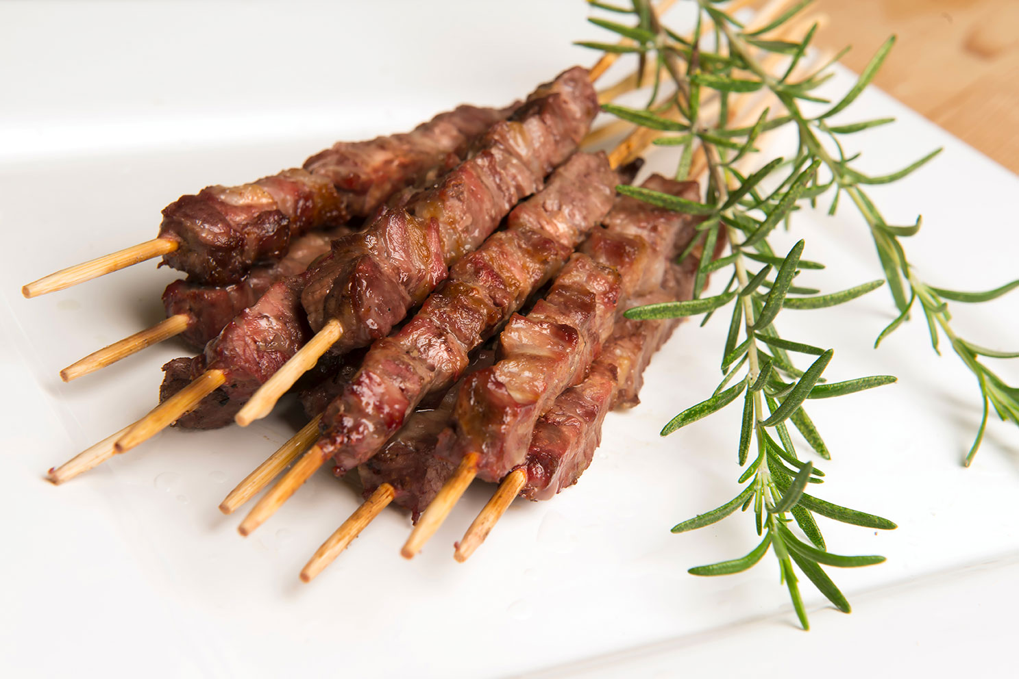 arrosticini-di-pecora-abruzzesi.jpg