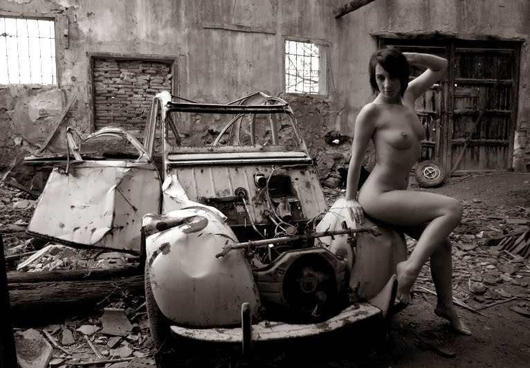 Citroen_2CV_by_erosanne-1.jpg