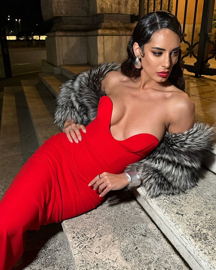 740full-raffaella-modugno.jpg