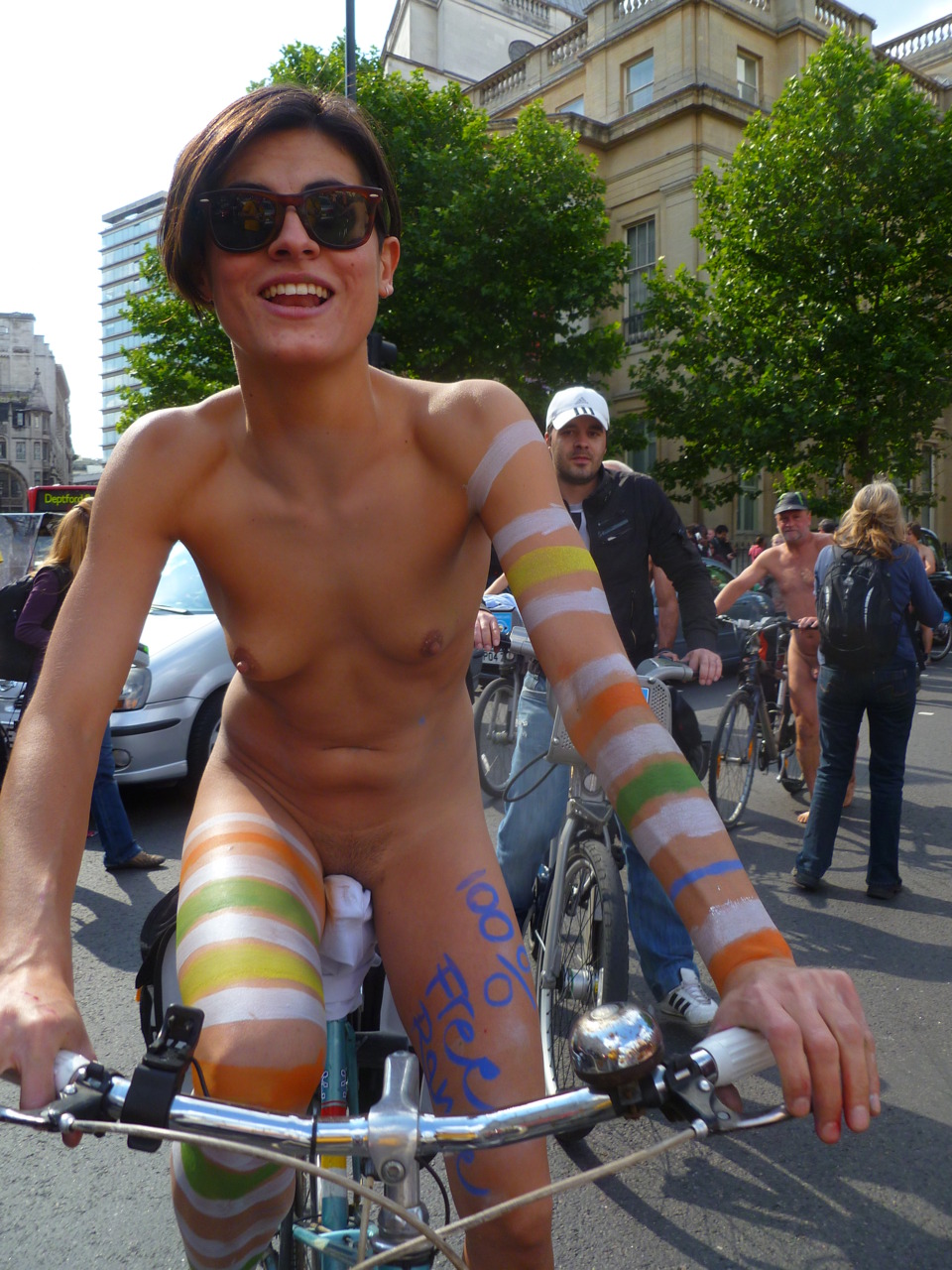 girls-nude-on-bikes-27.jpg