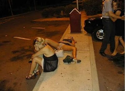 hot+girl+drunk+in+road.jpg