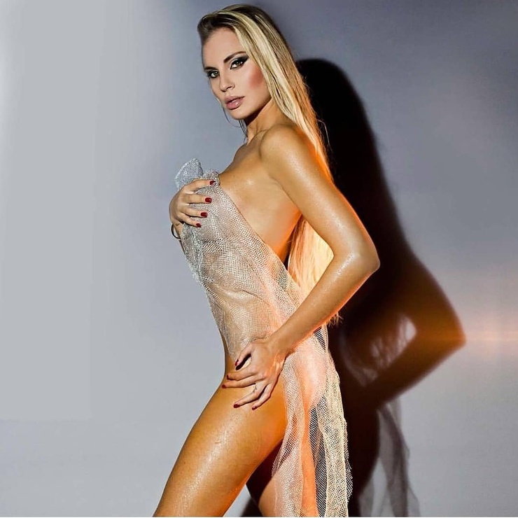 740full-francesca-brambilla.jpg