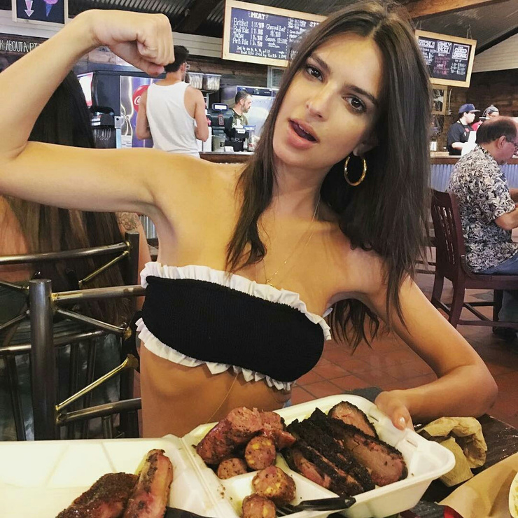 740full-emily-ratajkowski.jpg