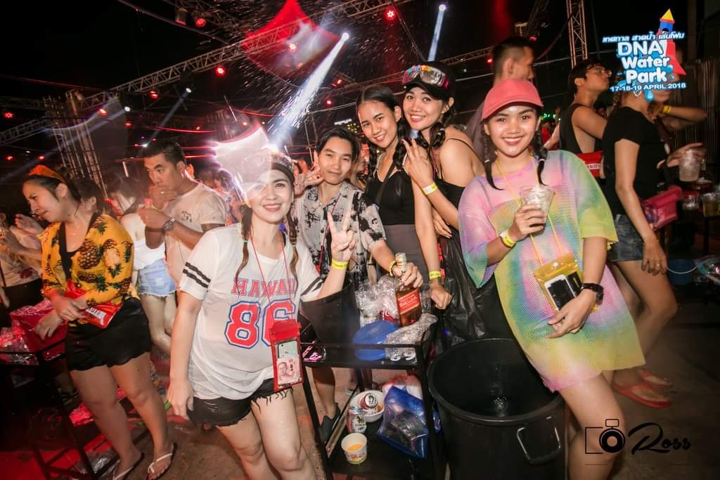 dna18-songkran059.jpg