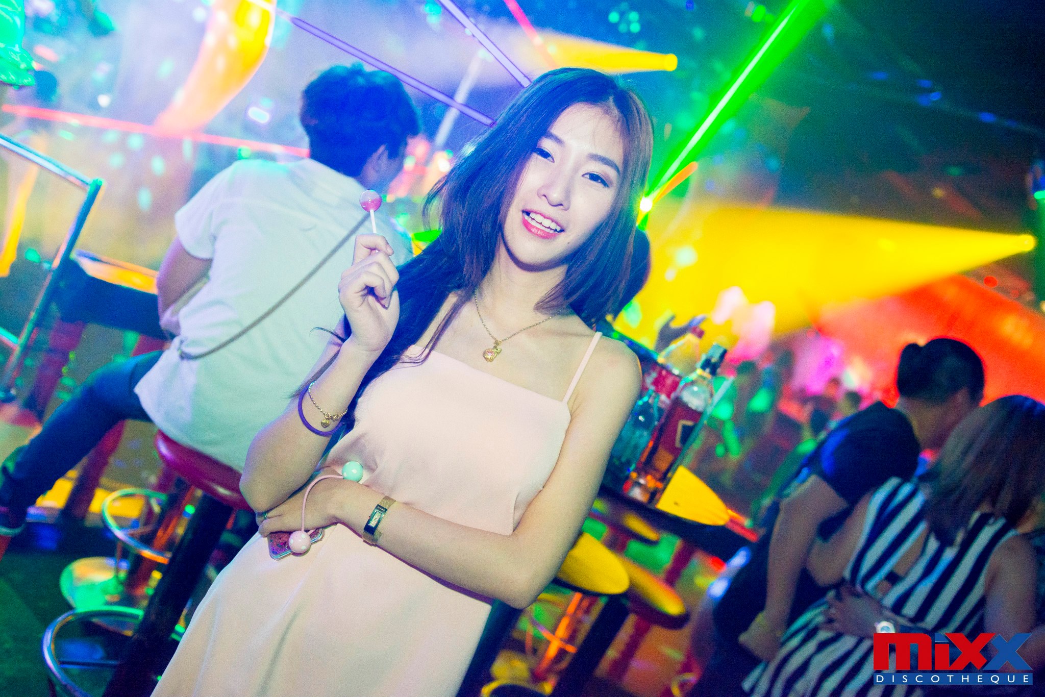 MIXX1505129.jpg