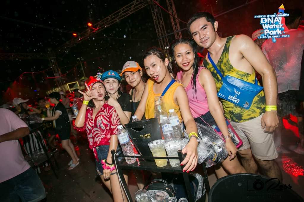 dna18-songkran038.jpg