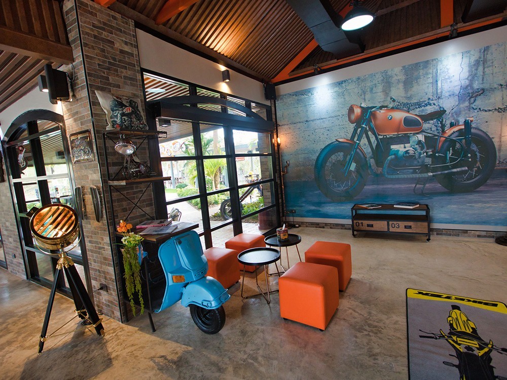 the-biker-cafe-sattahip-13.jpg