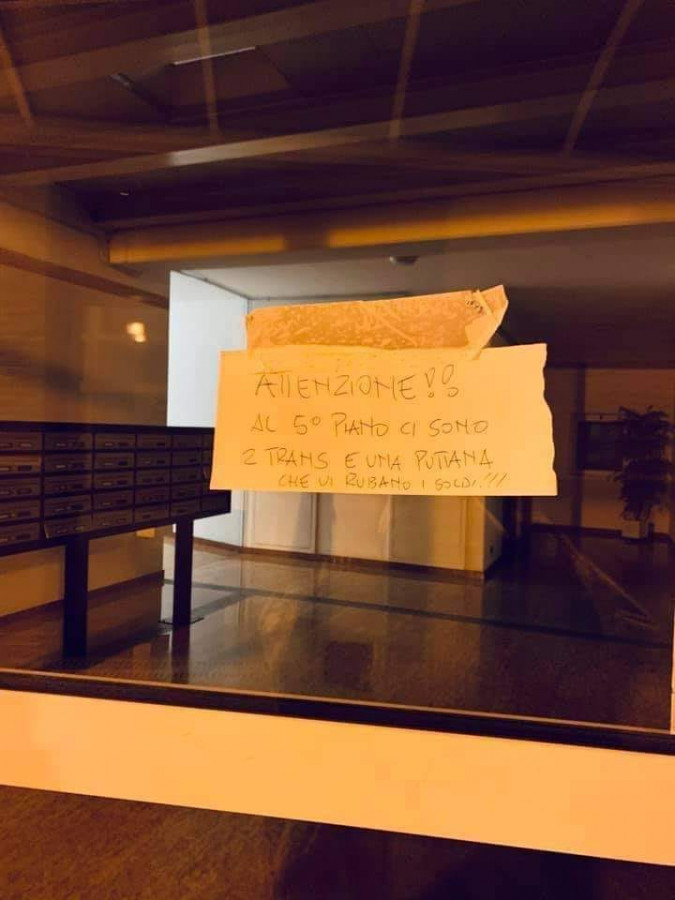 25ckmrfb56-gli-avvisi-quelli-seri-mercoledi-vaccata_b.jpg