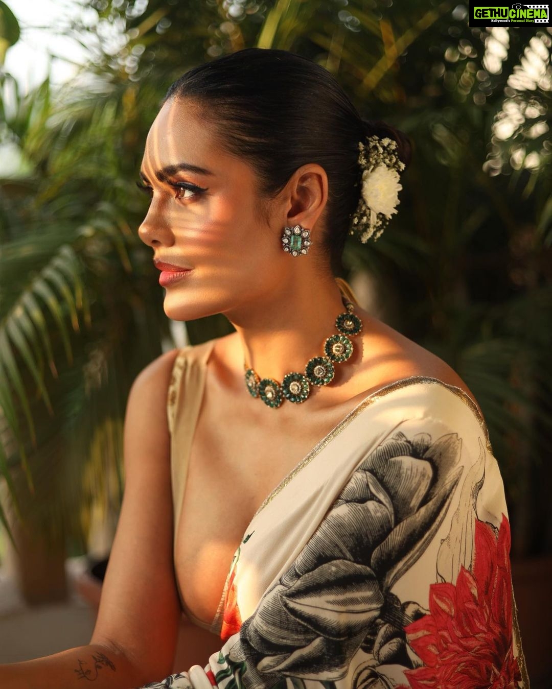 EshaGupta-252.jpg