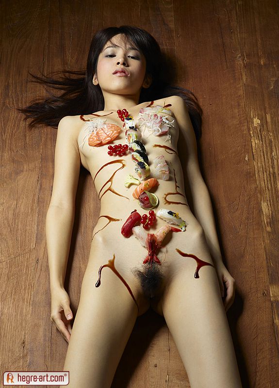 228985_28700-51464-erotic-asian-nude-as-sushi-plate.jpg