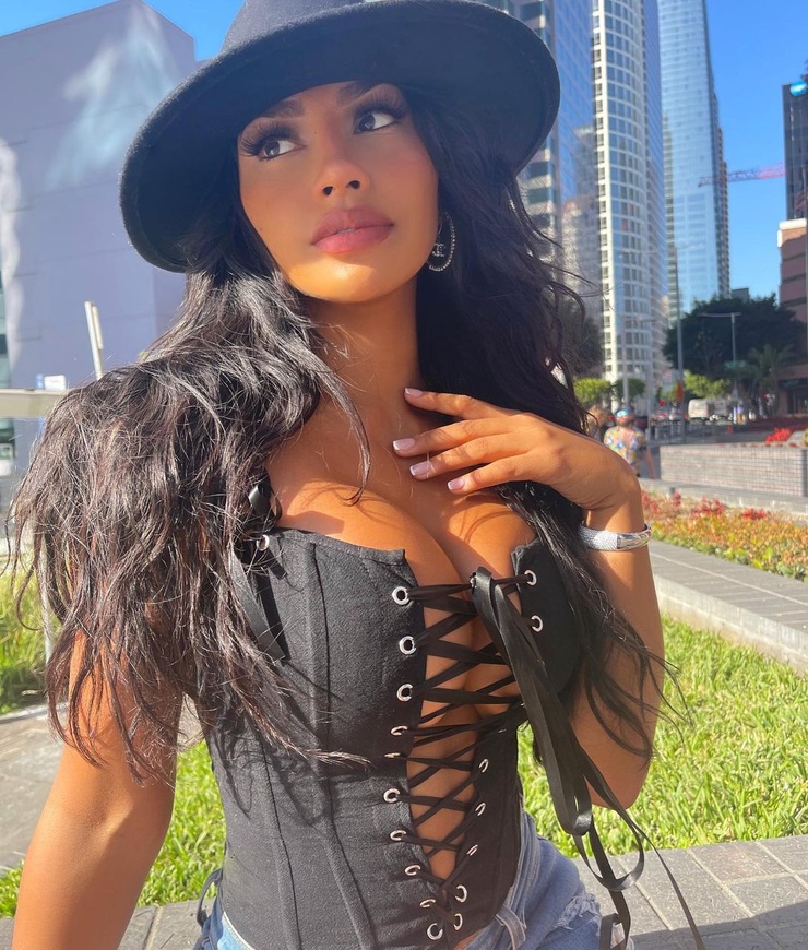 740full-gallienne-nabila.jpg