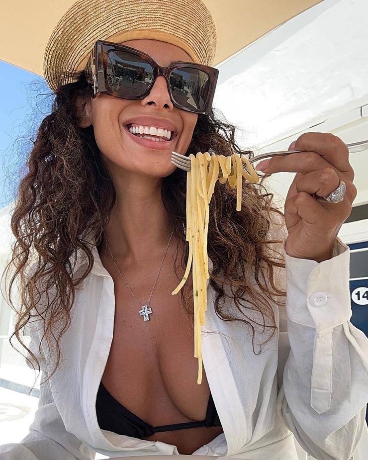 740full-raffaella-modugno.jpg