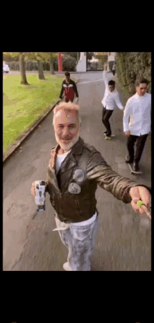 italian-skateboard.gif