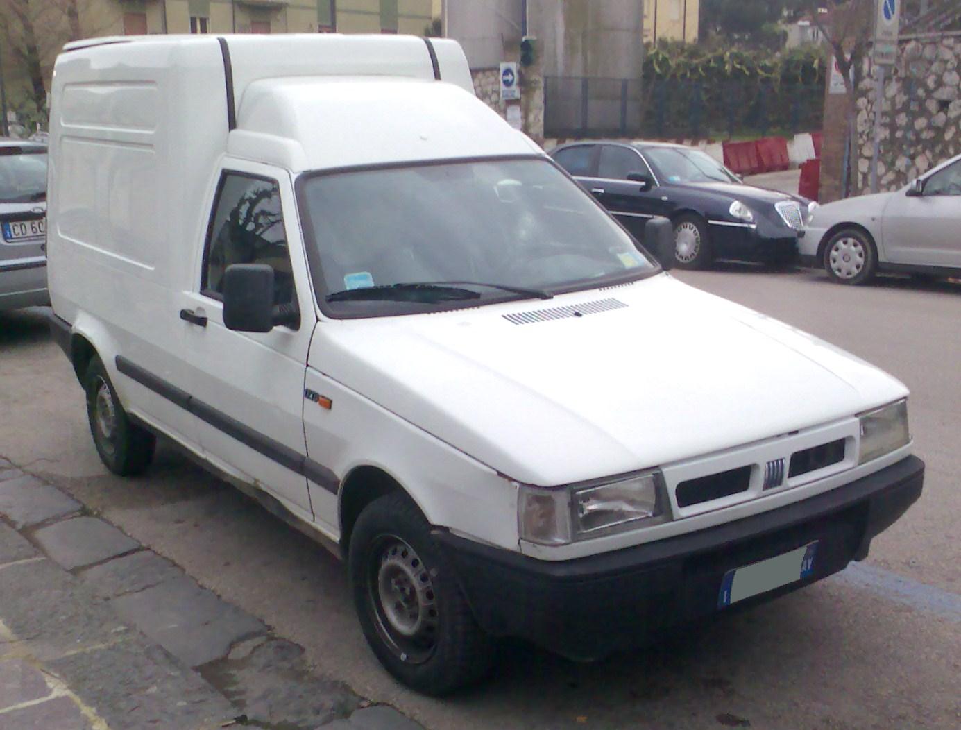 2000_Fiat_Fiorino.jpg