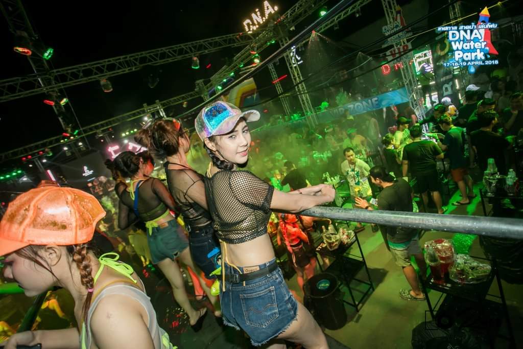 dna18-songkran056.jpg