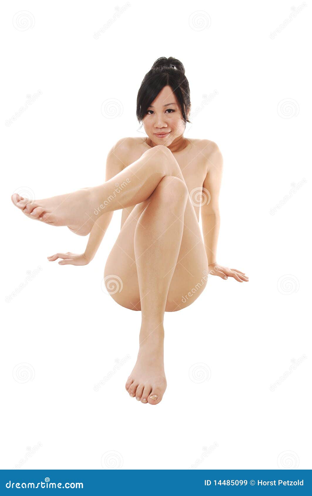 nude-asian-girl-sitting-floor-14485099.jpg