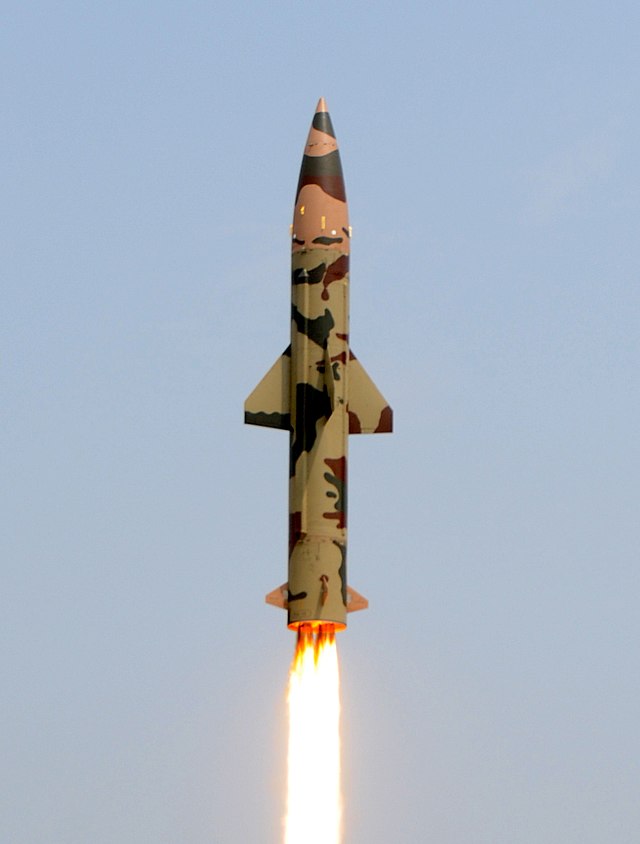 640px-Prithvi-II_missile_launch_on_11_March_2011_%28cropped%29.jpg