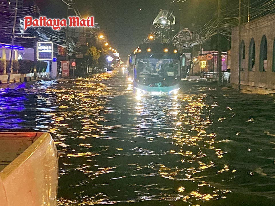 Pattaya-News-2-Pattaya-flooded-after-brief-rainfall-pic-1.jpg