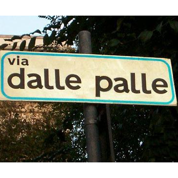 Via-dalle-palle-STRADE-CITTA%2527-CALCIATORI-CAMPIONATO-SCOMMESSE-GUADAGNARE%2BSOLDI-CHAT-RAGAZZE-RADIO-ZOO%2BDI%2B105-CELLULARI.png